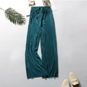 Pleated wide-leg trousers