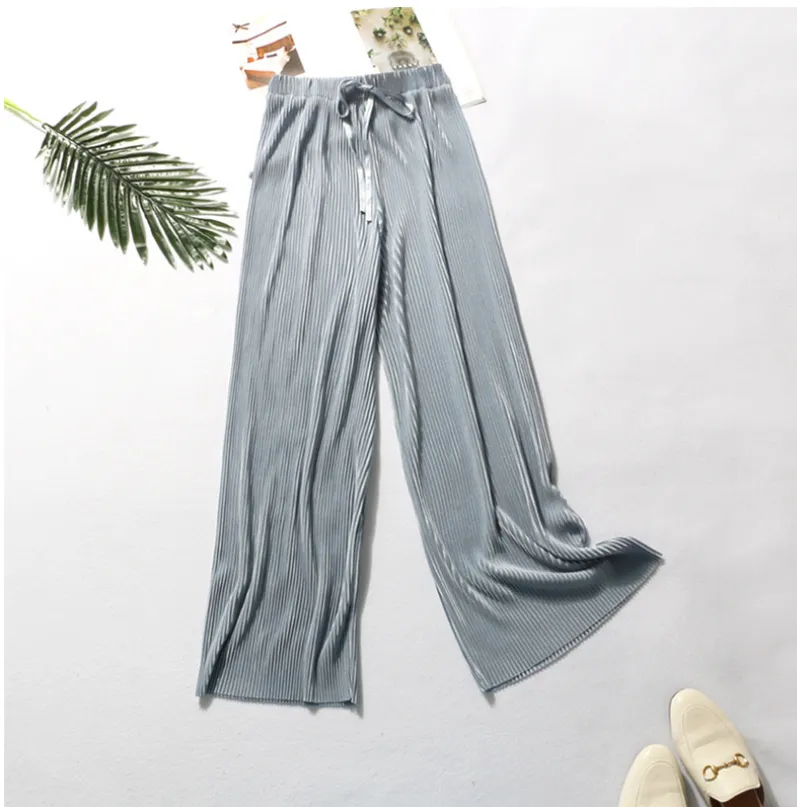 Pleated wide-leg trousers
