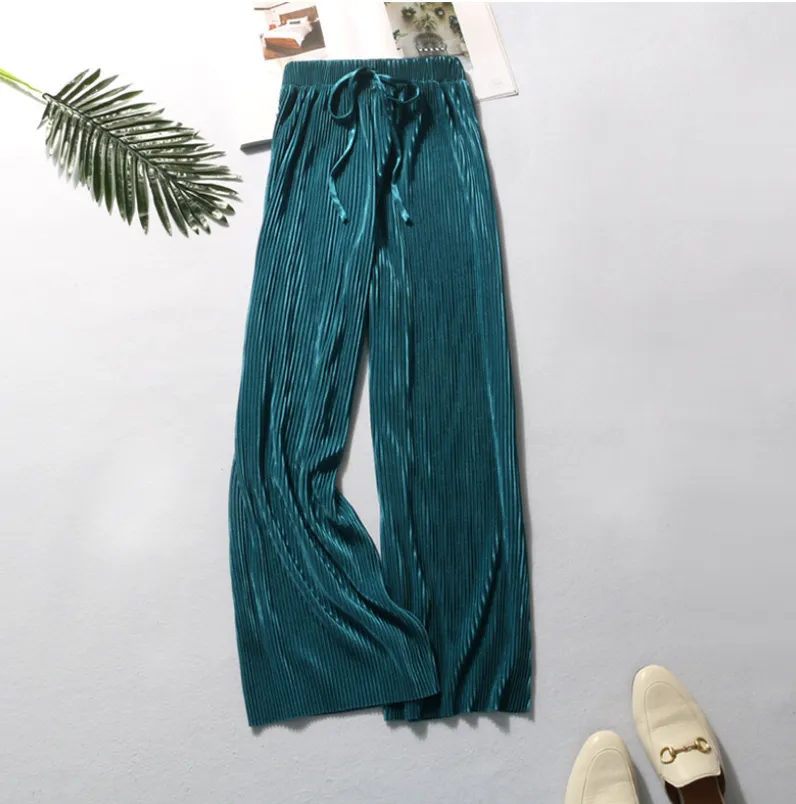 Pleated wide-leg trousers